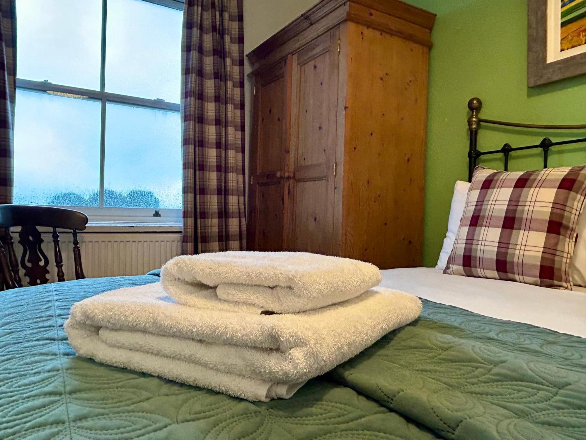 Clarence Quarters Self-Catering Guest House Portsmouth Exterior foto