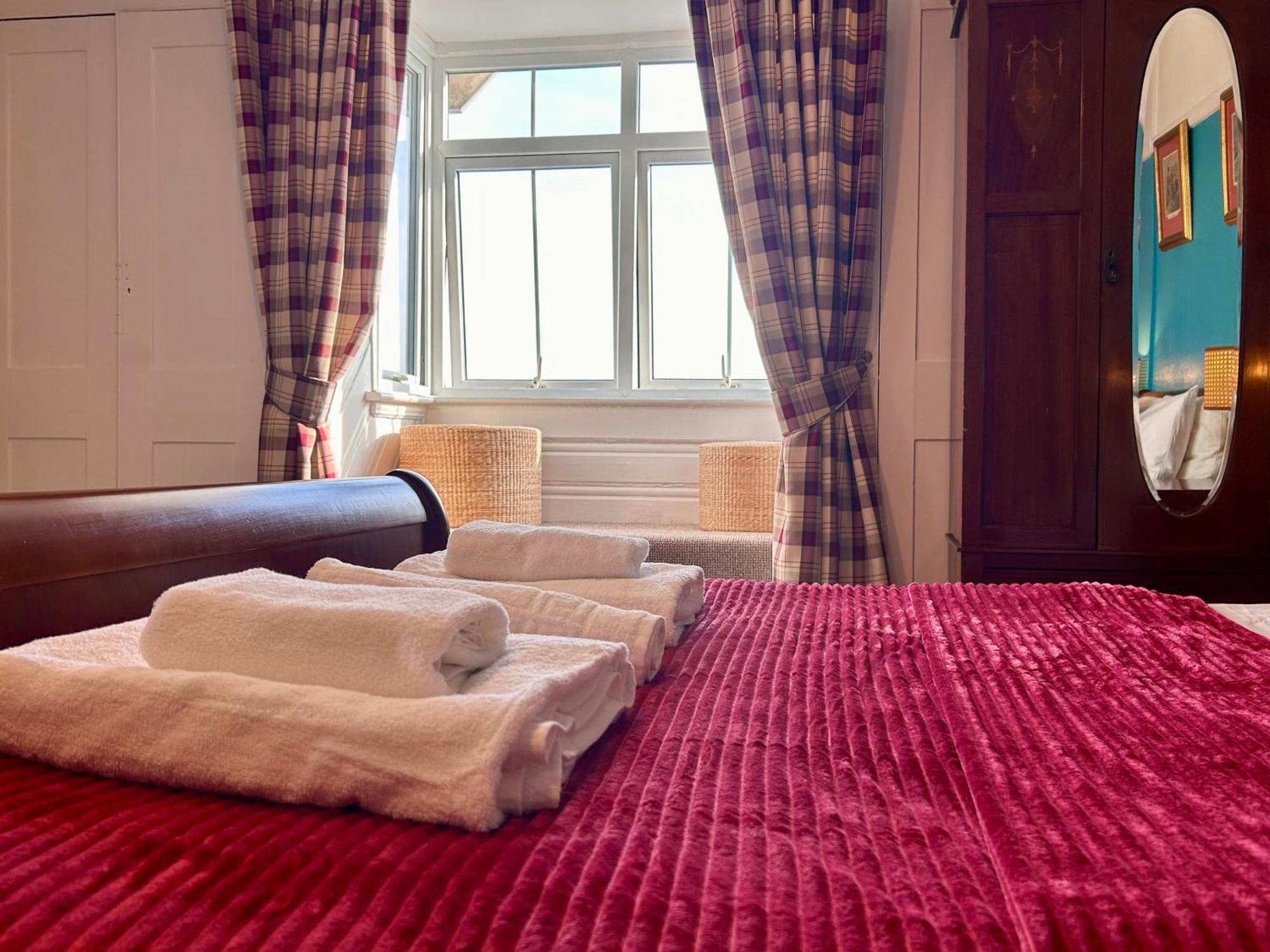 Clarence Quarters Self-Catering Guest House Portsmouth Habitación foto