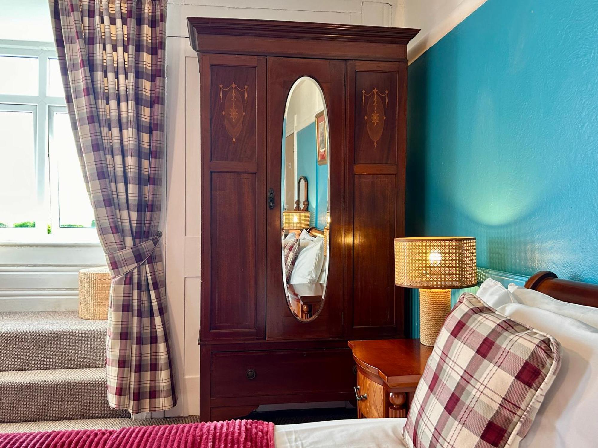 Clarence Quarters Self-Catering Guest House Portsmouth Habitación foto